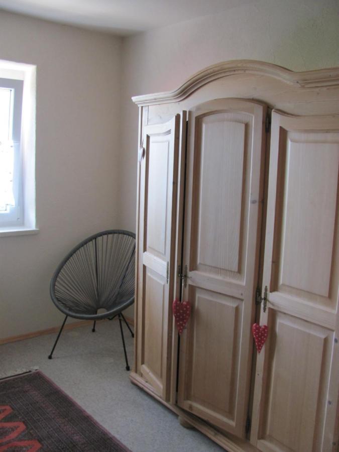 Cozy Airport Guesthouse: Twin Room with Shared Bath Trunkelsberg Exterior photo